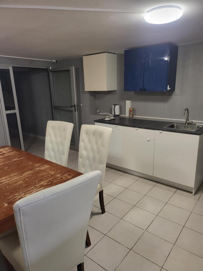 Rooms4Rest Wiertnicza - Private Rooms For Tourists - Atr Consulting Sp, Z O,O, Warszawa Eksteriør billede