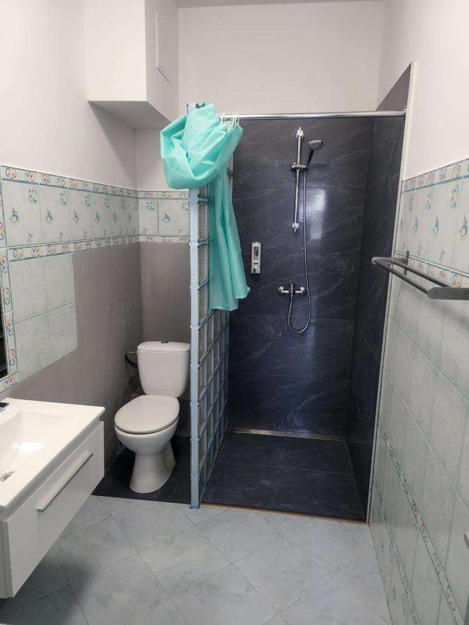 Rooms4Rest Wiertnicza - Private Rooms For Tourists - Atr Consulting Sp, Z O,O, Warszawa Eksteriør billede