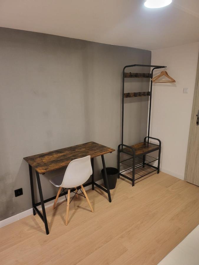 Rooms4Rest Wiertnicza - Private Rooms For Tourists - Atr Consulting Sp, Z O,O, Warszawa Eksteriør billede